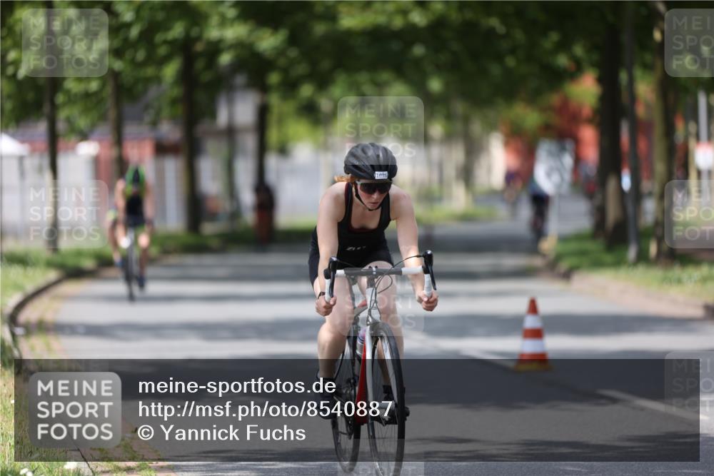 10.08.2025 - GEWOBA Citytriathlon Bremen Yannick Fuchs http://msf.ph/oto/8540887 10.08.2025 12:44:04 Radfahren 608, 661, 731, 908, 954, 1036 meine-sportfotos.de