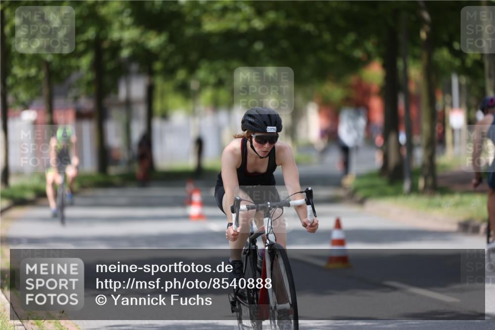 10.08.2025 - GEWOBA Citytriathlon Bremen Yannick Fuchs http://msf.ph/oto/8540888 10.08.2025 12:44:05 Radfahren 608, 661, 731, 908, 954, 1036 meine-sportfotos.de