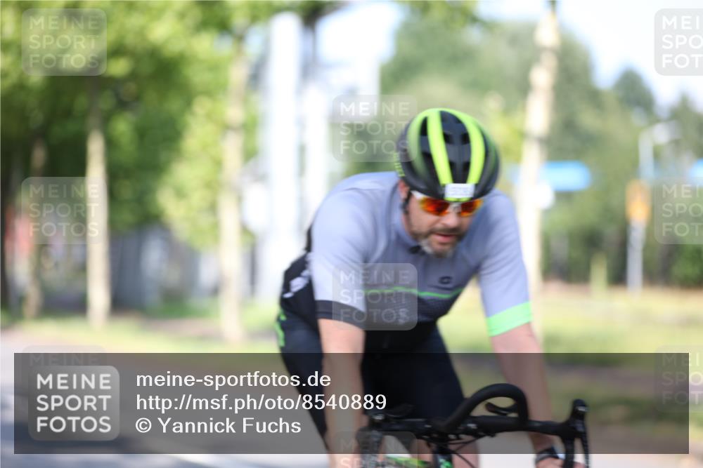 10.08.2025 - GEWOBA Citytriathlon Bremen Yannick Fuchs http://msf.ph/oto/8540889 10.08.2025 10:32:34 Radfahren 349, 354, 406, 408, 426, 432, 473, 483, 502 meine-sportfotos.de