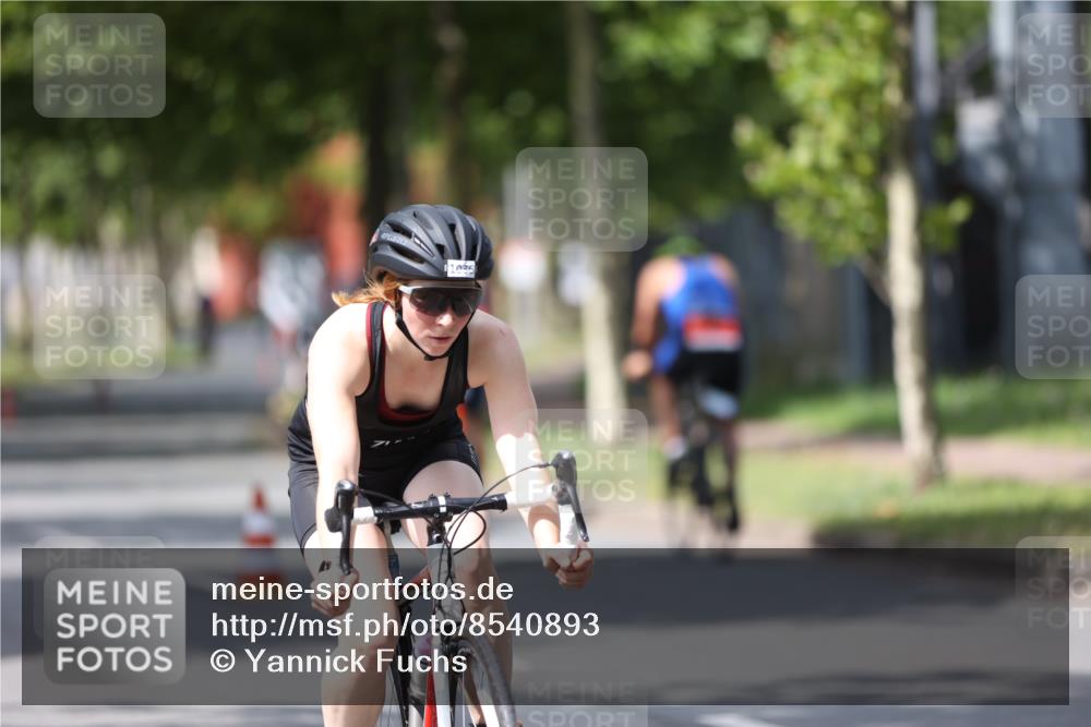 10.08.2025 - GEWOBA Citytriathlon Bremen Yannick Fuchs http://msf.ph/oto/8540893 10.08.2025 12:44:05 Radfahren 608, 661, 731, 908, 954, 1036 meine-sportfotos.de