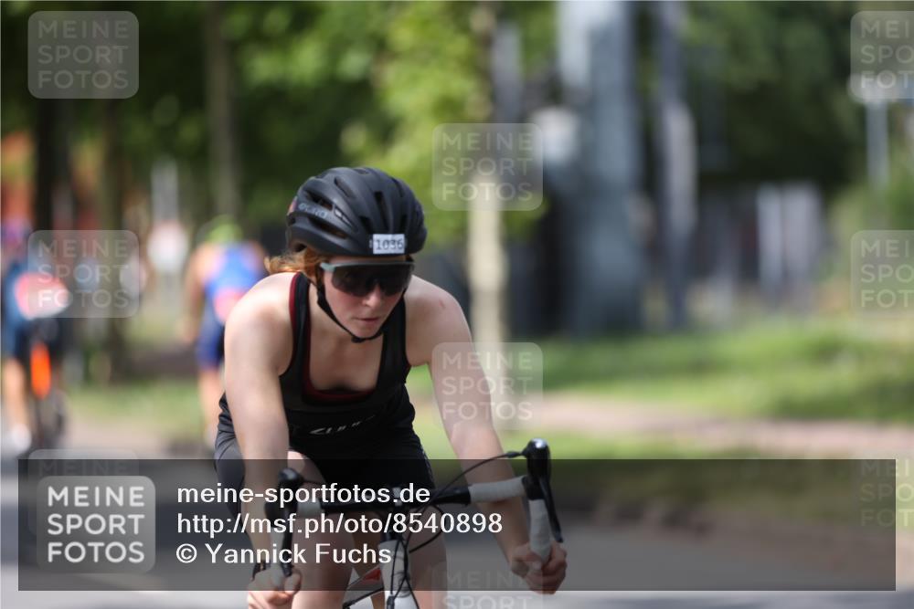 10.08.2025 - GEWOBA Citytriathlon Bremen Yannick Fuchs http://msf.ph/oto/8540898 10.08.2025 12:44:05 Radfahren 608, 661, 731, 908, 954, 1036 meine-sportfotos.de