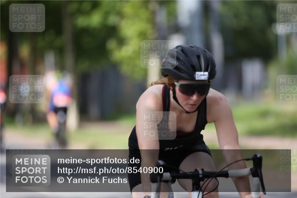 10.08.2025 - GEWOBA Citytriathlon Bremen Yannick Fuchs http://msf.ph/oto/8540900 10.08.2025 12:44:06 Radfahren 608, 661, 693, 703, 731, 908, 954, 1036 meine-sportfotos.de