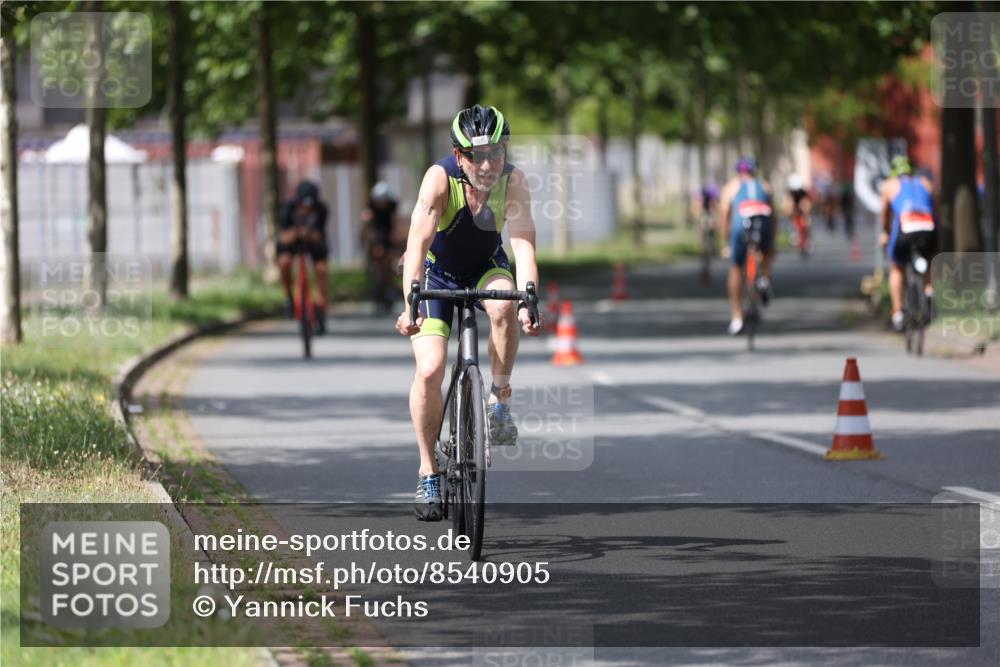 10.08.2025 - GEWOBA Citytriathlon Bremen Yannick Fuchs http://msf.ph/oto/8540905 10.08.2025 12:44:07 Radfahren 608, 661, 693, 703, 731, 908, 954, 1036 meine-sportfotos.de