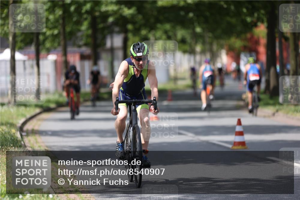 10.08.2025 - GEWOBA Citytriathlon Bremen Yannick Fuchs http://msf.ph/oto/8540907 10.08.2025 12:44:07 Radfahren 608, 661, 693, 703, 731, 908, 954, 1036 meine-sportfotos.de