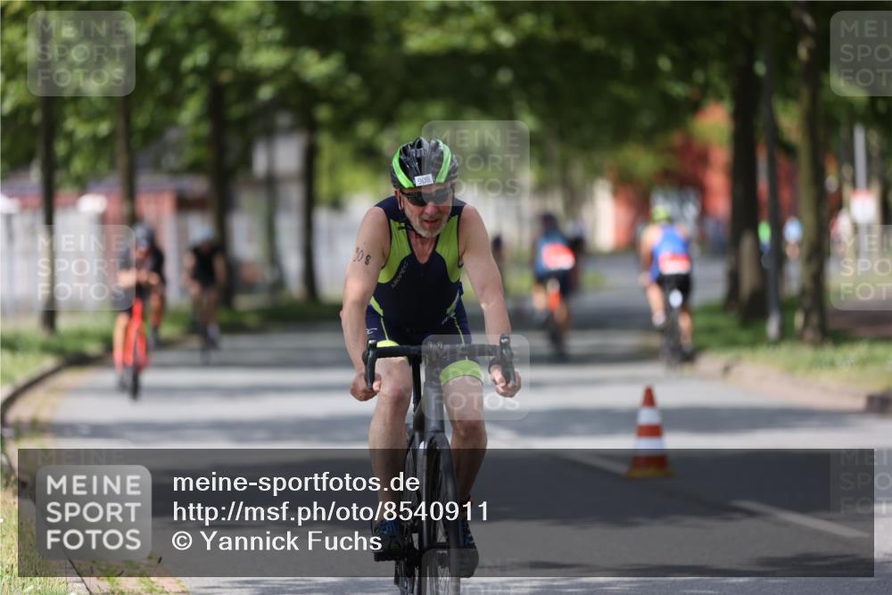 10.08.2025 - GEWOBA Citytriathlon Bremen Yannick Fuchs http://msf.ph/oto/8540911 10.08.2025 12:44:08 Radfahren 661, 693, 703, 731, 908, 1036 meine-sportfotos.de