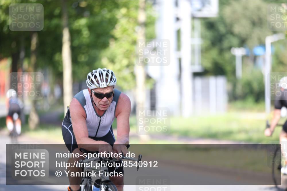 10.08.2025 - GEWOBA Citytriathlon Bremen Yannick Fuchs http://msf.ph/oto/8540912 10.08.2025 10:32:47 Radfahren 349, 355, 371, 384, 406, 483, 502 meine-sportfotos.de
