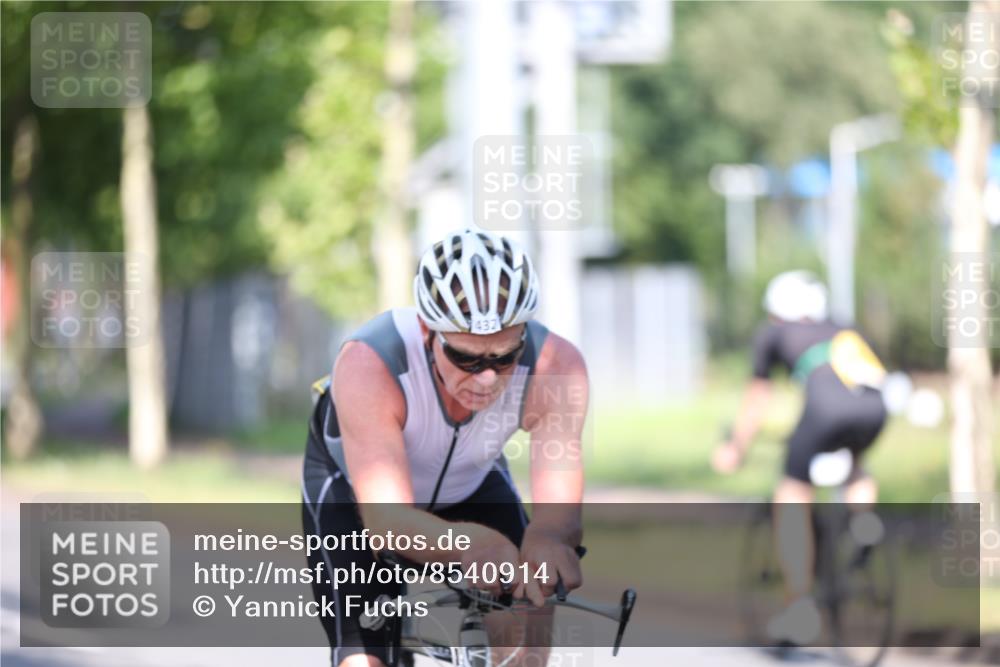 10.08.2025 - GEWOBA Citytriathlon Bremen Yannick Fuchs http://msf.ph/oto/8540914 10.08.2025 10:32:47 Radfahren 349, 355, 371, 384, 406, 483, 502 meine-sportfotos.de