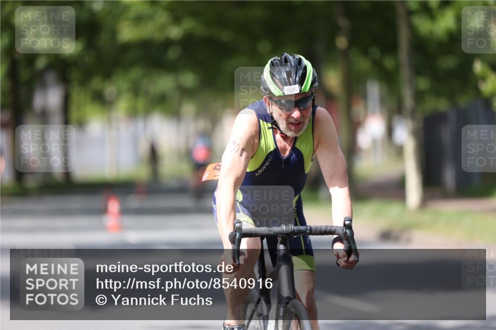 10.08.2025 - GEWOBA Citytriathlon Bremen Yannick Fuchs http://msf.ph/oto/8540916 10.08.2025 12:44:08 Radfahren 661, 693, 703, 731, 908, 1036 meine-sportfotos.de