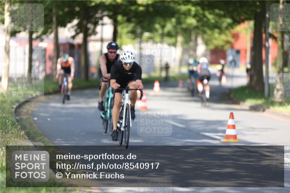 10.08.2025 - GEWOBA Citytriathlon Bremen Yannick Fuchs http://msf.ph/oto/8540917 10.08.2025 10:32:48 Radfahren 349, 355, 371, 384, 406, 483, 502 meine-sportfotos.de
