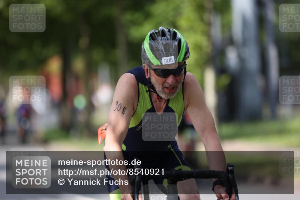 10.08.2025 - GEWOBA Citytriathlon Bremen Yannick Fuchs http://msf.ph/oto/8540921 10.08.2025 12:44:09 Radfahren 661, 693, 703, 713, 731, 746, 908, 1036 meine-sportfotos.de