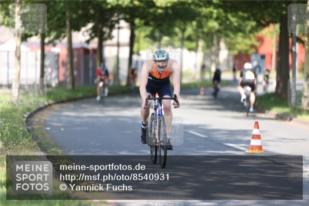 10.08.2025 - GEWOBA Citytriathlon Bremen Yannick Fuchs http://msf.ph/oto/8540931 10.08.2025 10:32:51 Radfahren 349, 355, 371, 384, 390, 483 meine-sportfotos.de
