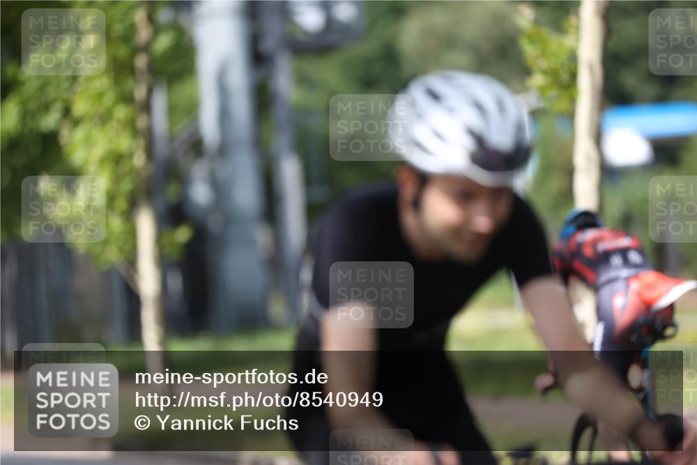 10.08.2025 - GEWOBA Citytriathlon Bremen Yannick Fuchs http://msf.ph/oto/8540949 10.08.2025 12:44:13 Radfahren 661, 669, 693, 703, 713, 731, 746, 908, 965, 1036 meine-sportfotos.de