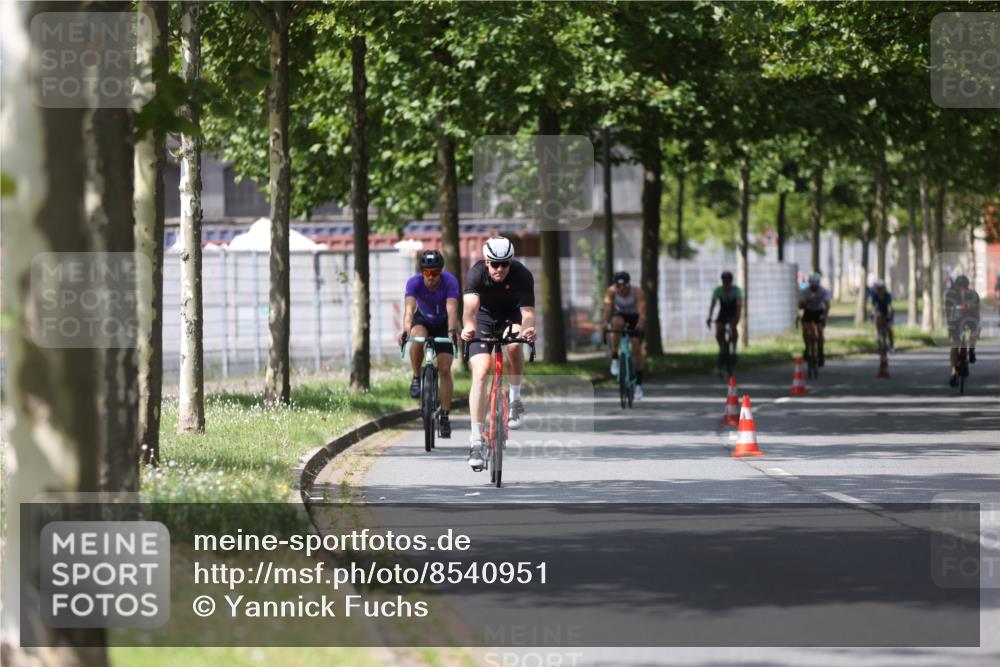 10.08.2025 - GEWOBA Citytriathlon Bremen Yannick Fuchs http://msf.ph/oto/8540951 10.08.2025 12:44:14 Radfahren 661, 669, 693, 703, 713, 731, 746, 908, 911, 965, 1036 meine-sportfotos.de