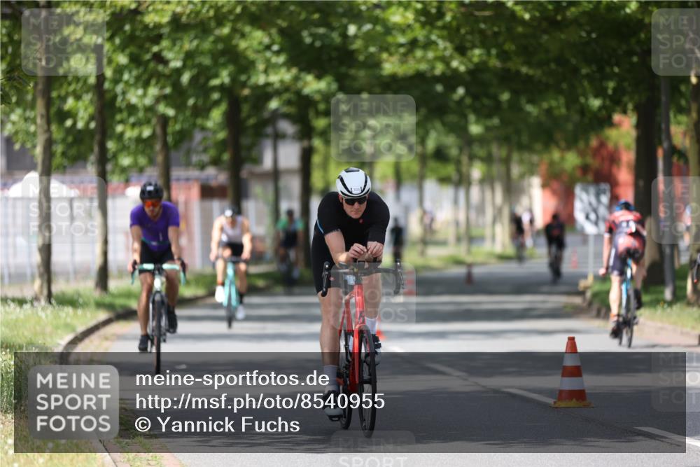 10.08.2025 - GEWOBA Citytriathlon Bremen Yannick Fuchs http://msf.ph/oto/8540955 10.08.2025 12:44:16 Radfahren 661, 669, 693, 703, 713, 731, 746, 908, 911, 965 meine-sportfotos.de