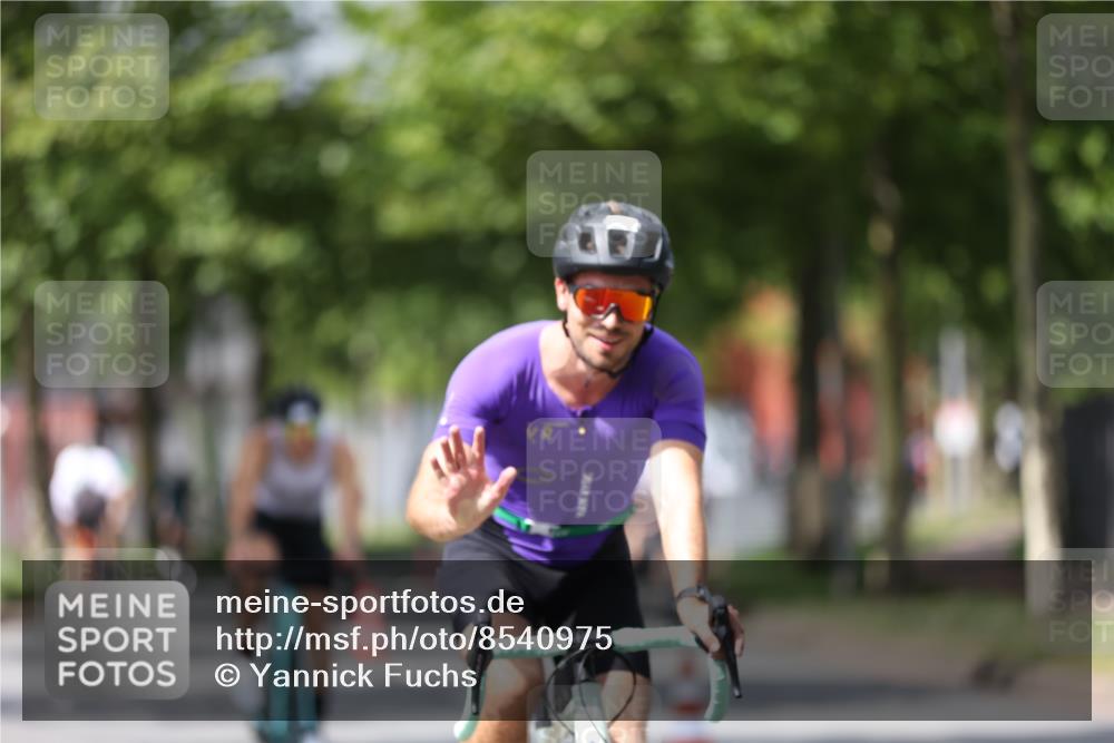 10.08.2025 - GEWOBA Citytriathlon Bremen Yannick Fuchs http://msf.ph/oto/8540975 10.08.2025 12:44:18 Radfahren 661, 669, 693, 703, 713, 731, 746, 908, 911, 965 meine-sportfotos.de