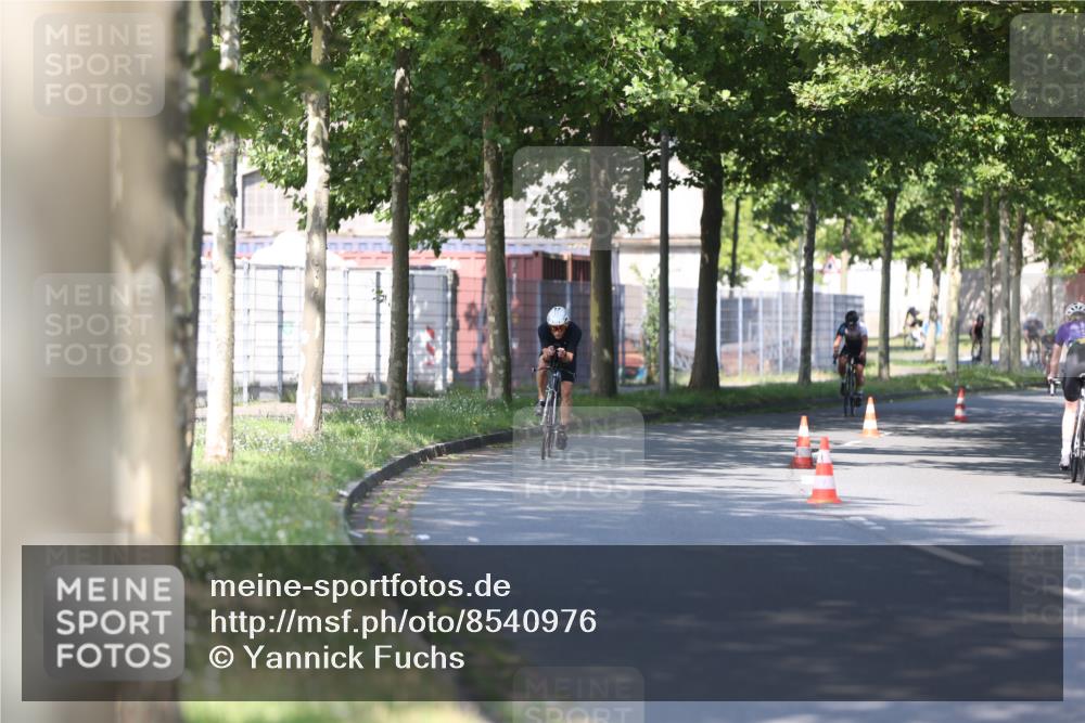 10.08.2025 - GEWOBA Citytriathlon Bremen Yannick Fuchs http://msf.ph/oto/8540976 10.08.2025 10:33:33 Radfahren 127, 350, 396, 428, 479, 504 meine-sportfotos.de