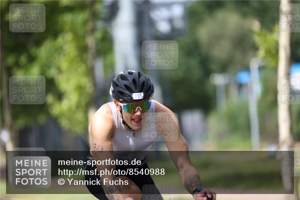 10.08.2025 - GEWOBA Citytriathlon Bremen Yannick Fuchs http://msf.ph/oto/8540988 10.08.2025 12:44:20 Radfahren 661, 669, 693, 703, 713, 731, 746, 911, 965 meine-sportfotos.de
