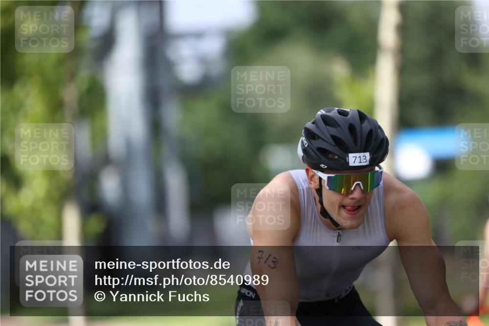 10.08.2025 - GEWOBA Citytriathlon Bremen Yannick Fuchs http://msf.ph/oto/8540989 10.08.2025 12:44:20 Radfahren 661, 669, 693, 703, 713, 731, 746, 911, 965 meine-sportfotos.de