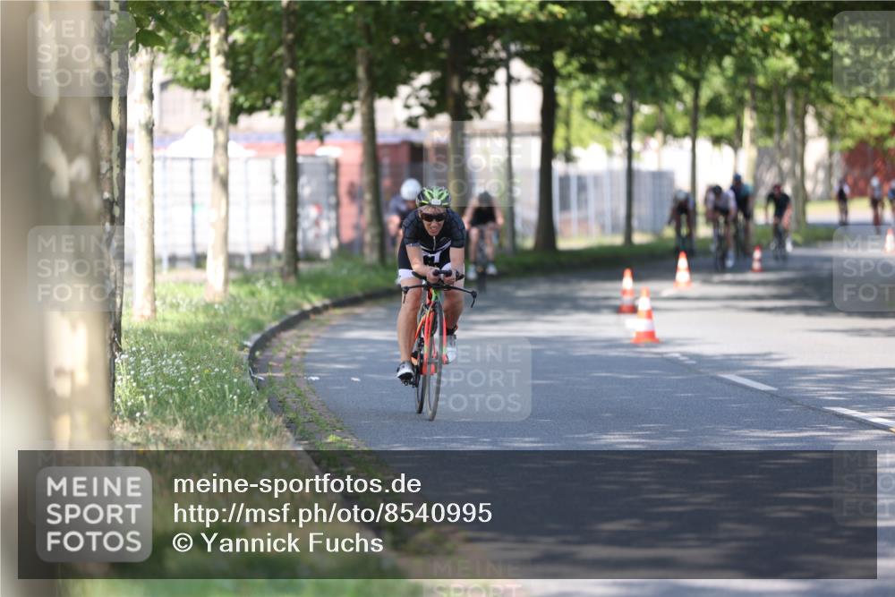10.08.2025 - GEWOBA Citytriathlon Bremen Yannick Fuchs http://msf.ph/oto/8540995 10.08.2025 10:33:43 Radfahren 81, 127, 151, 245, 350, 394, 400, 428, 491, 504 meine-sportfotos.de