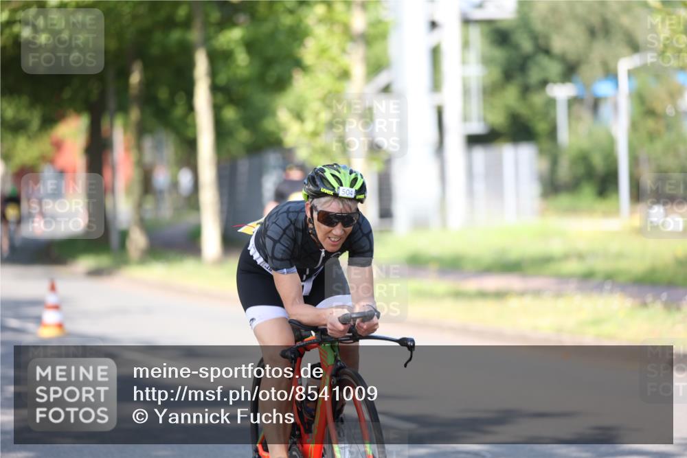 10.08.2025 - GEWOBA Citytriathlon Bremen Yannick Fuchs http://msf.ph/oto/8541009 10.08.2025 10:33:45 Radfahren 81, 127, 151, 161, 245, 350, 394, 400, 428, 451, 491, 504 meine-sportfotos.de