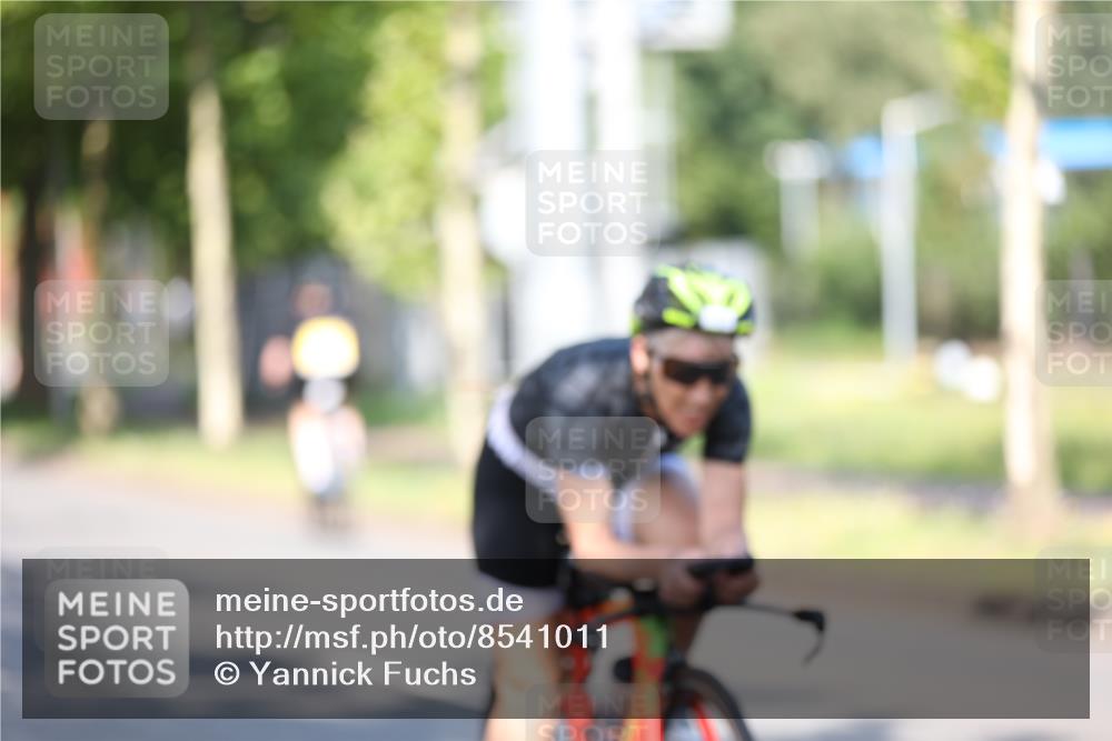 10.08.2025 - GEWOBA Citytriathlon Bremen Yannick Fuchs http://msf.ph/oto/8541011 10.08.2025 10:33:45 Radfahren 81, 127, 151, 161, 245, 350, 394, 400, 428, 451, 491, 504 meine-sportfotos.de