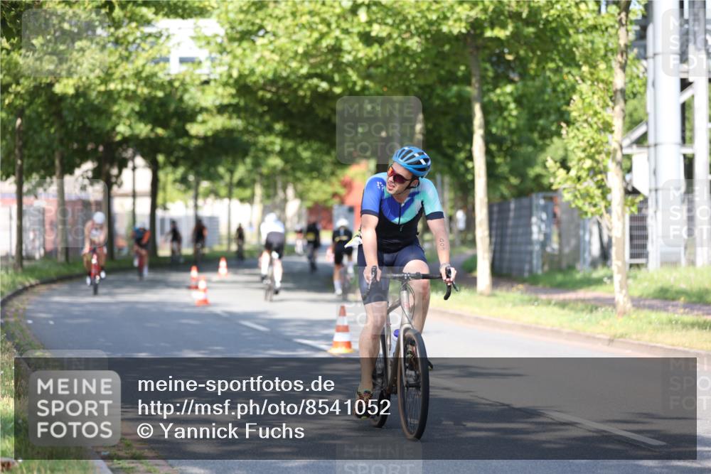 10.08.2025 - GEWOBA Citytriathlon Bremen Yannick Fuchs http://msf.ph/oto/8541052 10.08.2025 10:33:52 Radfahren 81, 97, 151, 161, 245, 350, 394, 400, 409, 419, 427, 451, 491, 504, 512 meine-sportfotos.de