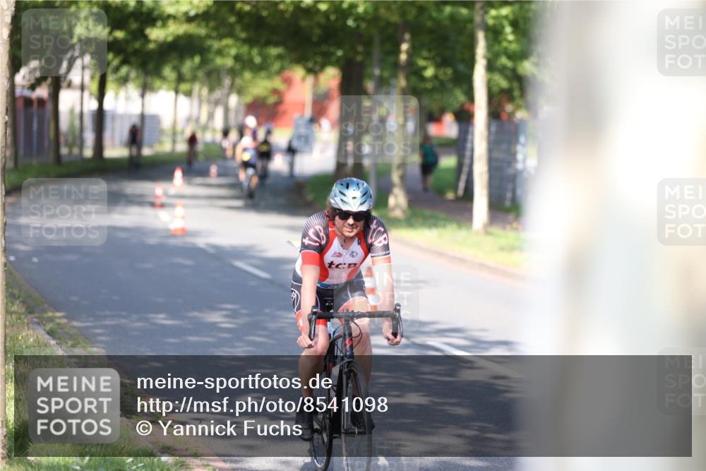 10.08.2025 - GEWOBA Citytriathlon Bremen Yannick Fuchs http://msf.ph/oto/8541098 10.08.2025 10:34:53 Radfahren 21, 129, 147, 181, 379, 393, 404, 413, 442, 461 meine-sportfotos.de