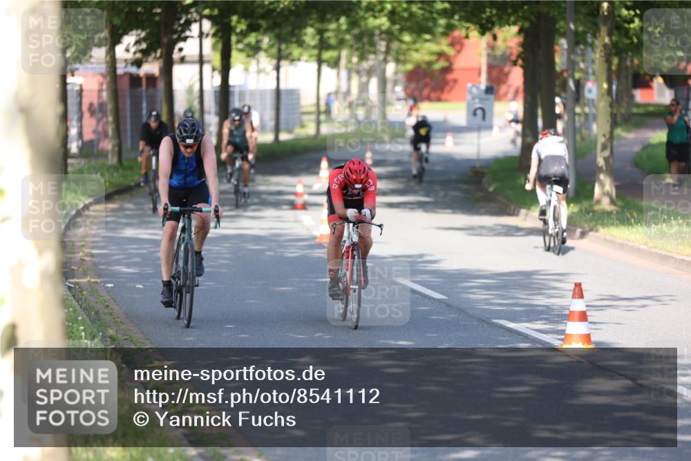 10.08.2025 - GEWOBA Citytriathlon Bremen Yannick Fuchs http://msf.ph/oto/8541112 10.08.2025 10:35:00 Radfahren 21, 129, 147, 181, 241, 379, 393, 404, 413, 445, 461 meine-sportfotos.de