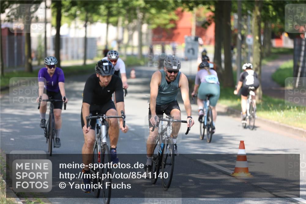 10.08.2025 - GEWOBA Citytriathlon Bremen Yannick Fuchs http://msf.ph/oto/8541140 10.08.2025 10:35:03 Radfahren 129, 147, 181, 241, 379, 393, 404, 413, 444, 445, 461 meine-sportfotos.de