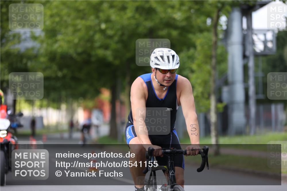10.08.2025 - GEWOBA Citytriathlon Bremen Yannick Fuchs http://msf.ph/oto/8541155 10.08.2025 12:44:50 Radfahren 607, 638, 716, 727, 786, 800, 809, 819, 958, 1030 meine-sportfotos.de