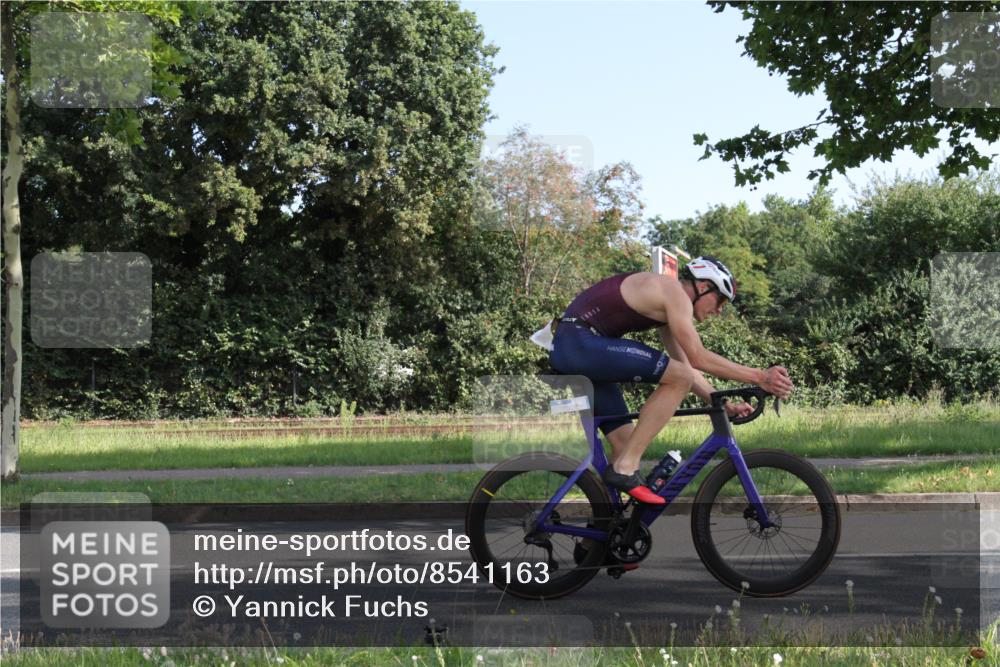 10.08.2025 - GEWOBA Citytriathlon Bremen Yannick Fuchs http://msf.ph/oto/8541163 10.08.2025 10:23:48 Radfahren 391 meine-sportfotos.de