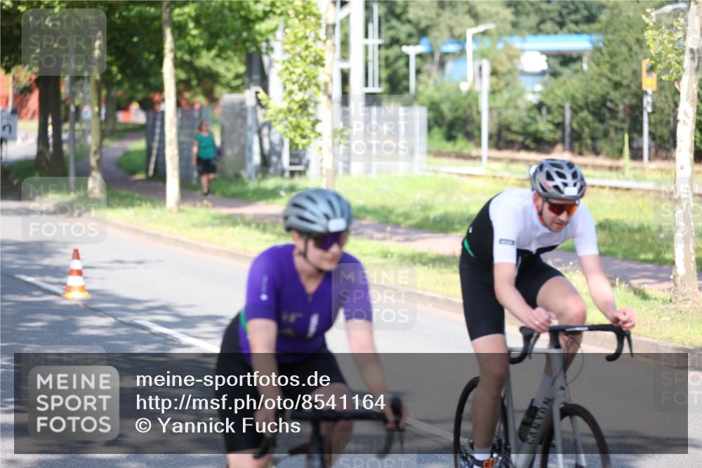 10.08.2025 - GEWOBA Citytriathlon Bremen Yannick Fuchs http://msf.ph/oto/8541164 10.08.2025 10:35:06 Radfahren 29, 147, 181, 241, 379, 382, 393, 404, 444, 445, 461 meine-sportfotos.de
