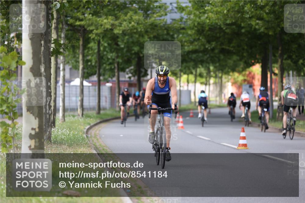 10.08.2025 - GEWOBA Citytriathlon Bremen Yannick Fuchs http://msf.ph/oto/8541184 10.08.2025 12:44:58 Radfahren 638, 647, 716, 727, 786, 808, 809, 816 meine-sportfotos.de