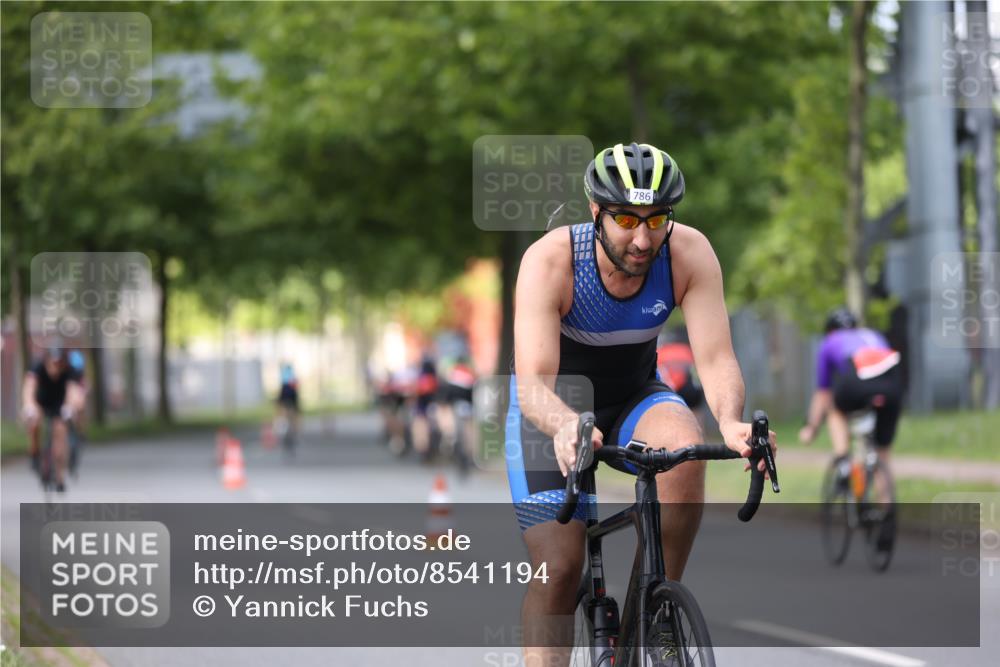 10.08.2025 - GEWOBA Citytriathlon Bremen Yannick Fuchs http://msf.ph/oto/8541194 10.08.2025 12:44:59 Radfahren 638, 647, 716, 727, 786, 808, 809, 816 meine-sportfotos.de