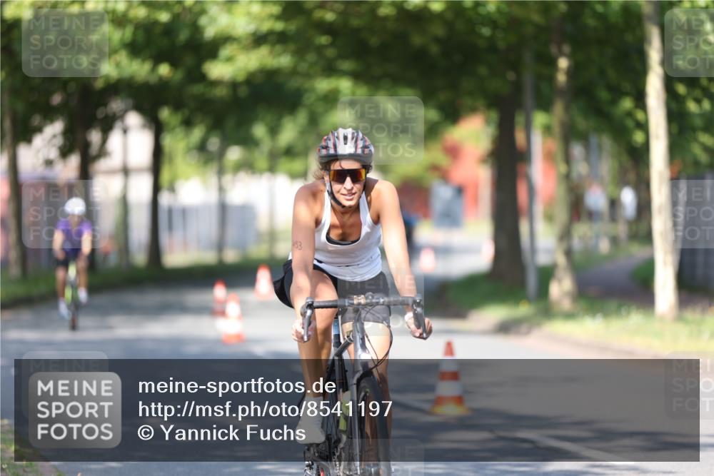 10.08.2025 - GEWOBA Citytriathlon Bremen Yannick Fuchs http://msf.ph/oto/8541197 10.08.2025 10:36:12 Radfahren 231, 373, 401, 450, 493 meine-sportfotos.de