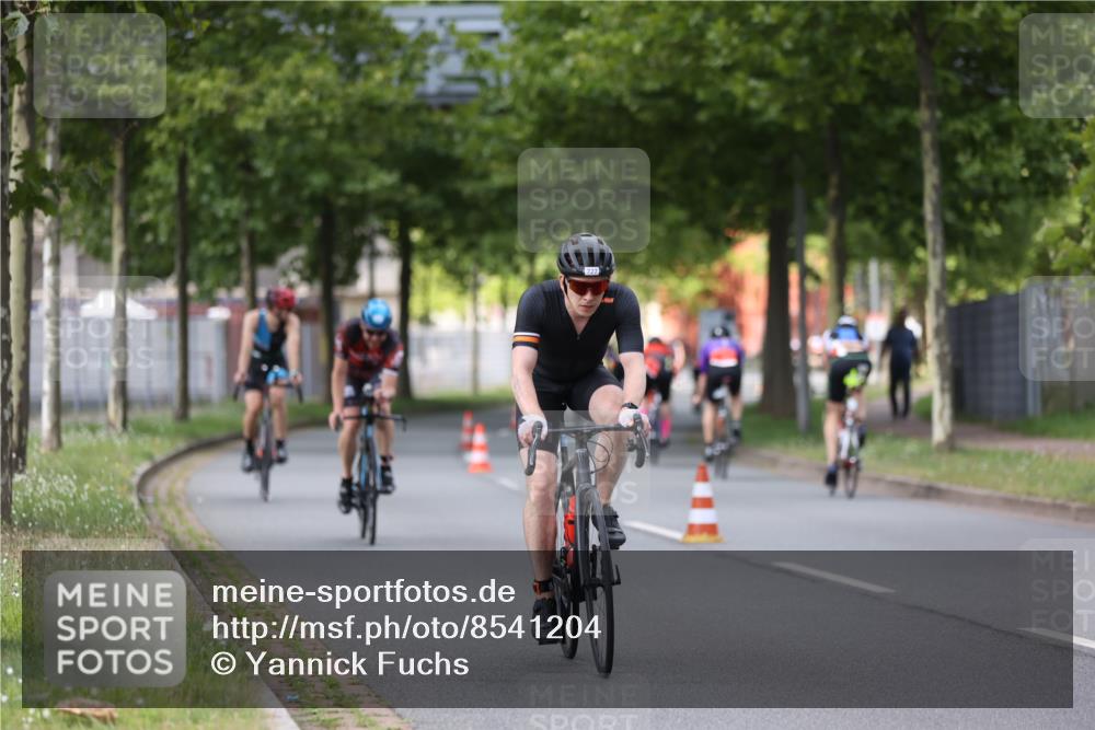 10.08.2025 - GEWOBA Citytriathlon Bremen Yannick Fuchs http://msf.ph/oto/8541204 10.08.2025 12:45:01 Radfahren 638, 647, 716, 727, 786, 808, 816 meine-sportfotos.de