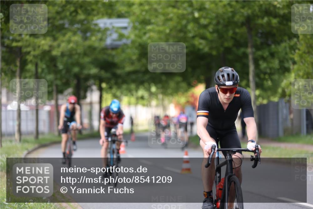 10.08.2025 - GEWOBA Citytriathlon Bremen Yannick Fuchs http://msf.ph/oto/8541209 10.08.2025 12:45:01 Radfahren 638, 647, 716, 727, 786, 808, 816 meine-sportfotos.de