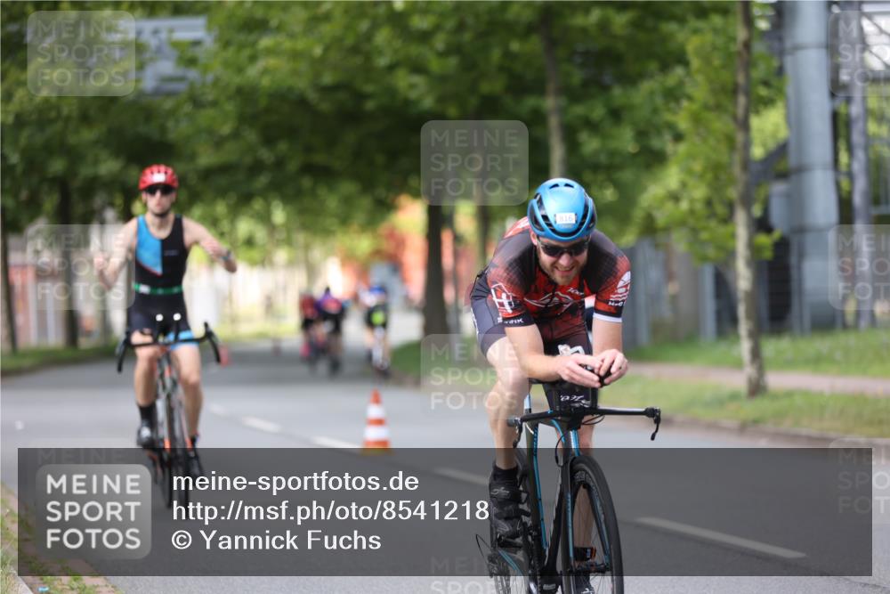 10.08.2025 - GEWOBA Citytriathlon Bremen Yannick Fuchs http://msf.ph/oto/8541218 10.08.2025 12:45:03 Radfahren 633, 638, 647, 716, 727, 786, 808, 816 meine-sportfotos.de