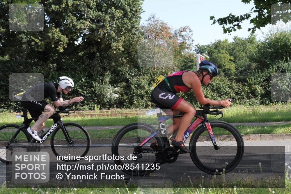 10.08.2025 - GEWOBA Citytriathlon Bremen Yannick Fuchs http://msf.ph/oto/8541235 10.08.2025 10:25:12 Radfahren 368, 438 meine-sportfotos.de