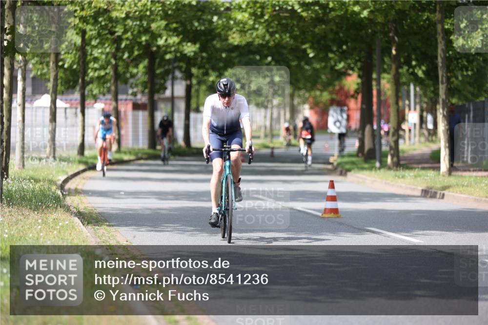 10.08.2025 - GEWOBA Citytriathlon Bremen Yannick Fuchs http://msf.ph/oto/8541236 10.08.2025 12:45:10 Radfahren 633, 647, 712, 727, 786, 808, 816, 828, 851 meine-sportfotos.de