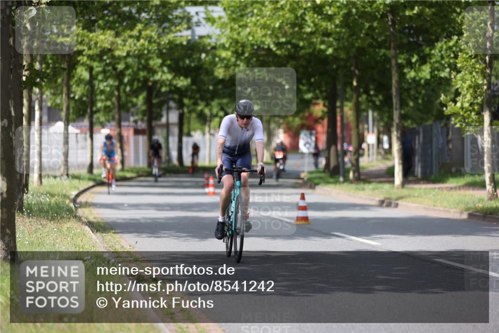 10.08.2025 - GEWOBA Citytriathlon Bremen Yannick Fuchs http://msf.ph/oto/8541242 10.08.2025 12:45:10 Radfahren 633, 647, 712, 727, 786, 808, 816, 828, 851 meine-sportfotos.de