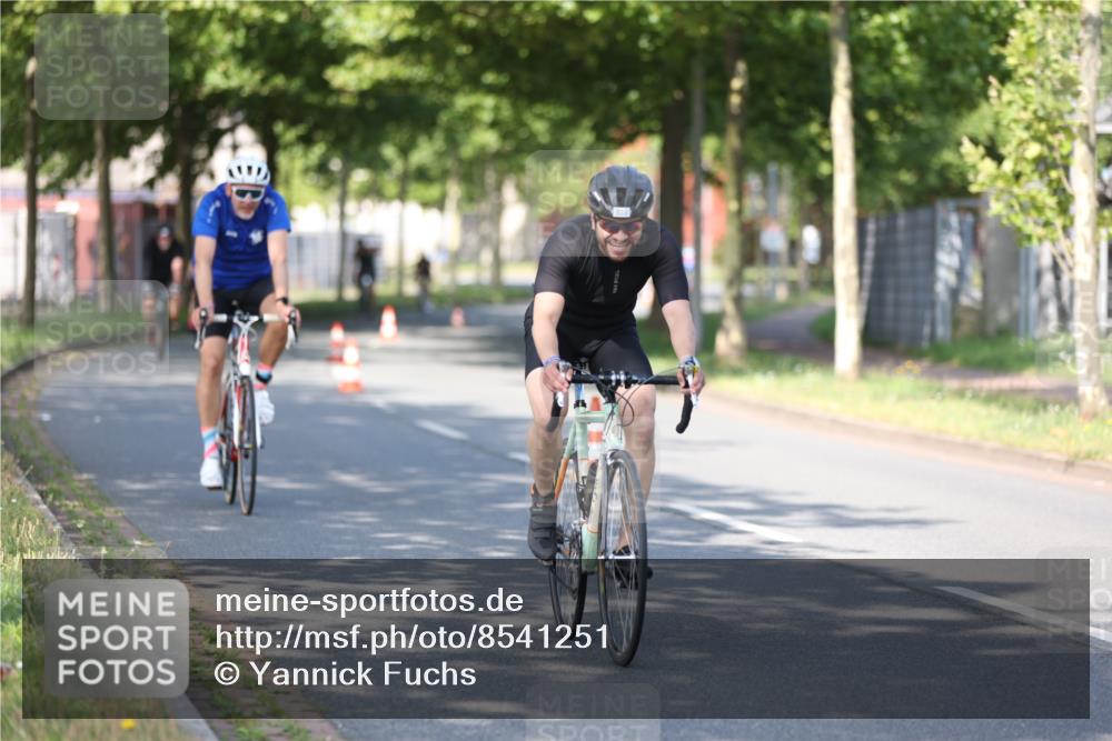10.08.2025 - GEWOBA Citytriathlon Bremen Yannick Fuchs http://msf.ph/oto/8541251 10.08.2025 10:36:28 Radfahren 99, 115, 117, 159, 231, 378, 397, 401, 447 meine-sportfotos.de