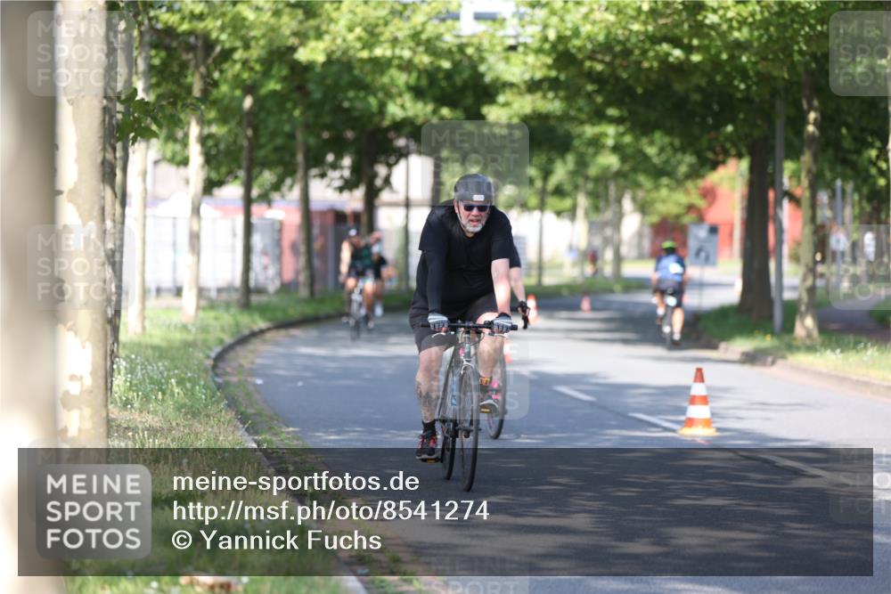 10.08.2025 - GEWOBA Citytriathlon Bremen Yannick Fuchs http://msf.ph/oto/8541274 10.08.2025 10:36:33 Radfahren 99, 115, 117, 159, 231, 378, 397, 401, 447 meine-sportfotos.de
