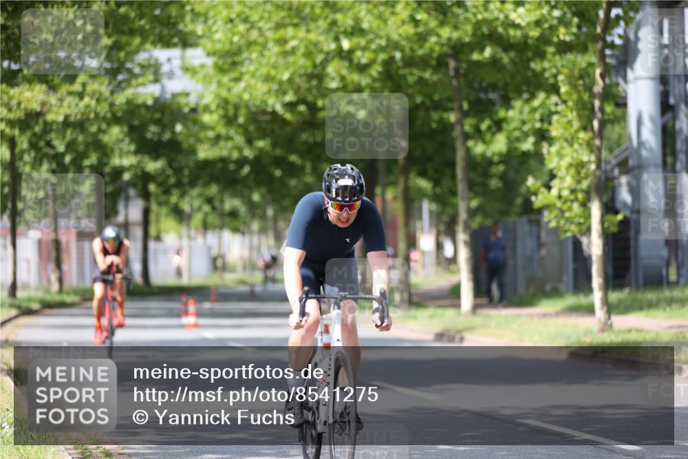 10.08.2025 - GEWOBA Citytriathlon Bremen Yannick Fuchs http://msf.ph/oto/8541275 10.08.2025 12:45:15 Radfahren 633, 647, 712, 808, 816, 828, 851, 946, 1022 meine-sportfotos.de