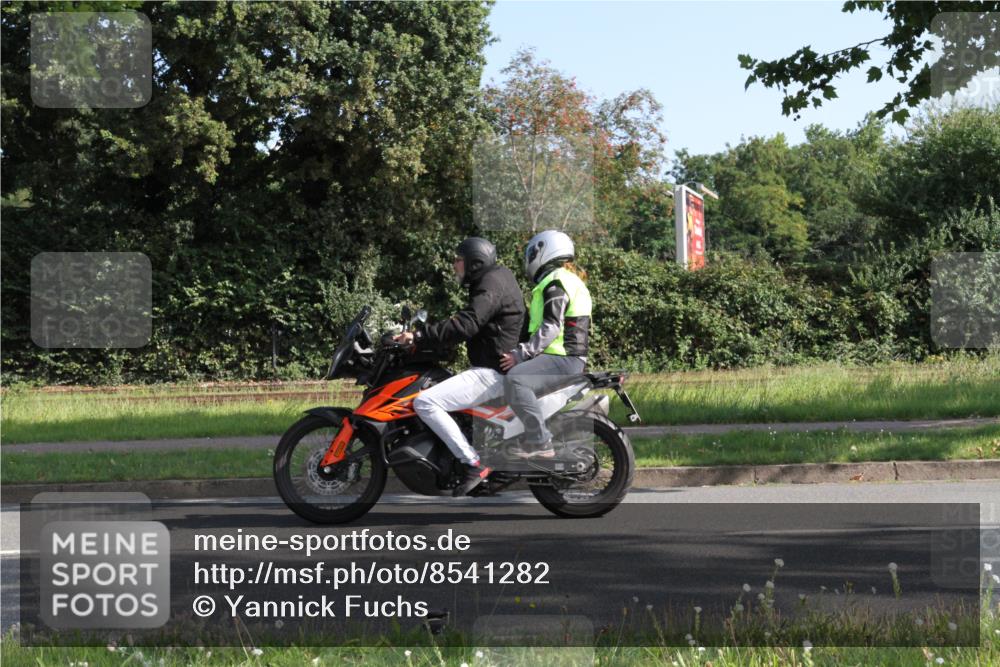 10.08.2025 - GEWOBA Citytriathlon Bremen Yannick Fuchs http://msf.ph/oto/8541282 10.08.2025 10:25:45 Radfahren 369 meine-sportfotos.de