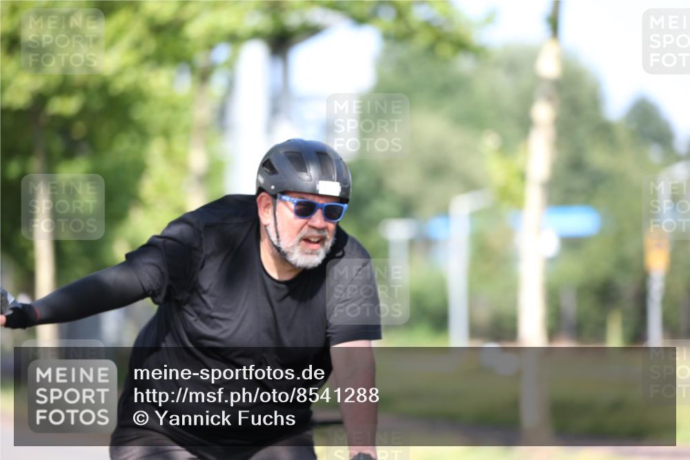 10.08.2025 - GEWOBA Citytriathlon Bremen Yannick Fuchs http://msf.ph/oto/8541288 10.08.2025 10:36:35 Radfahren 99, 115, 117, 159, 231, 378, 397, 447 meine-sportfotos.de