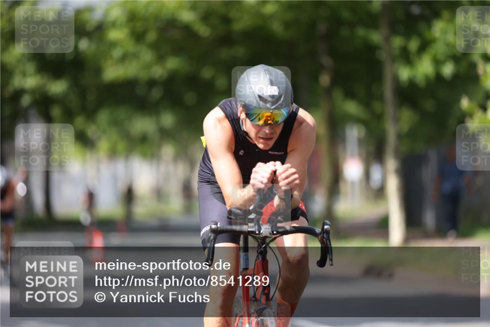 10.08.2025 - GEWOBA Citytriathlon Bremen Yannick Fuchs http://msf.ph/oto/8541289 10.08.2025 12:45:17 Radfahren 633, 647, 712, 724, 808, 816, 828, 851, 946, 1022 meine-sportfotos.de