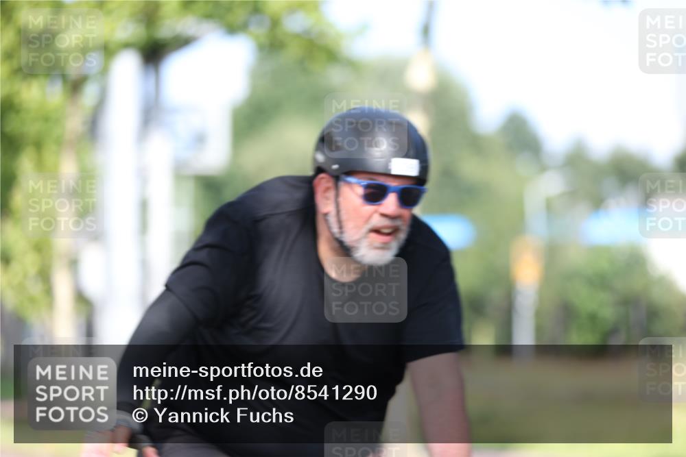 10.08.2025 - GEWOBA Citytriathlon Bremen Yannick Fuchs http://msf.ph/oto/8541290 10.08.2025 10:36:35 Radfahren 99, 115, 117, 159, 231, 378, 397, 447 meine-sportfotos.de