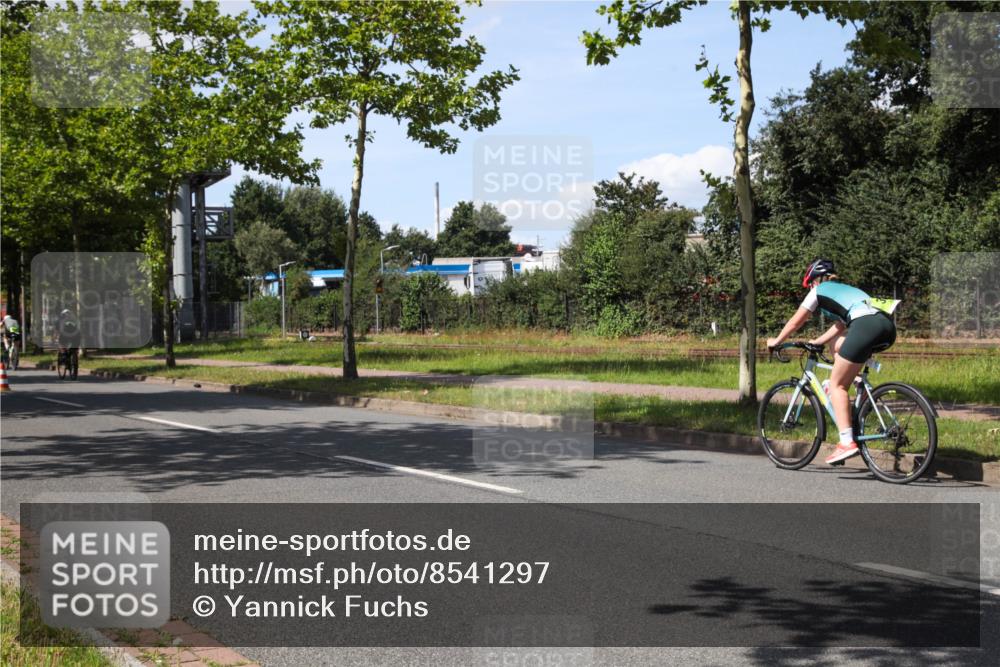 10.08.2025 - GEWOBA Citytriathlon Bremen Yannick Fuchs http://msf.ph/oto/8541297 10.08.2025 14:29:04 Radfahren 168, 172, 188, 321, 403, 447 meine-sportfotos.de