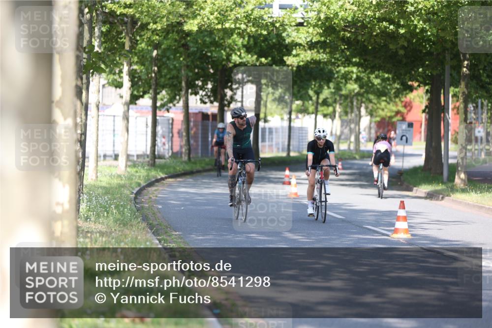 10.08.2025 - GEWOBA Citytriathlon Bremen Yannick Fuchs http://msf.ph/oto/8541298 10.08.2025 10:36:36 Radfahren 99, 115, 117, 159, 231, 378, 397, 447, 497 meine-sportfotos.de